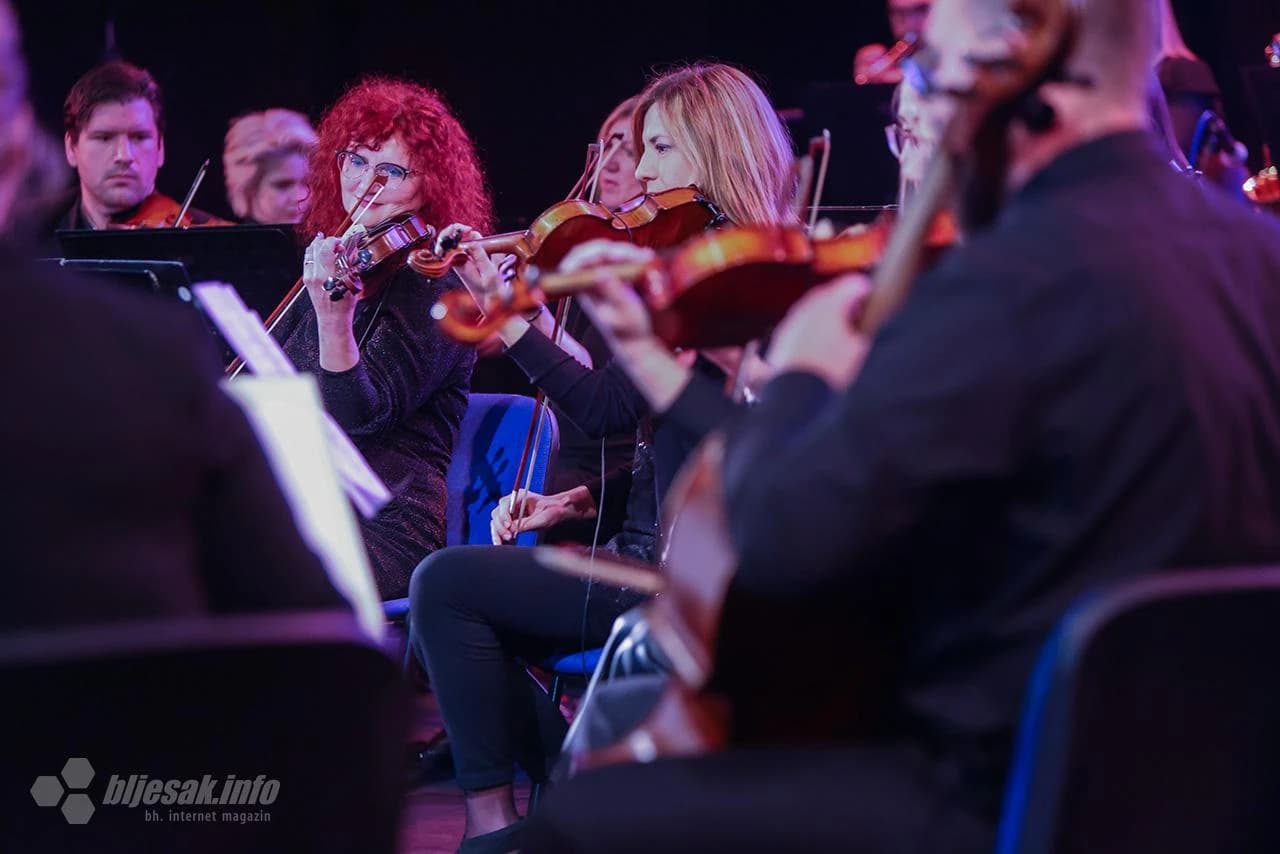 Legendarni Indexi zasvirali u prepunoj Kosači