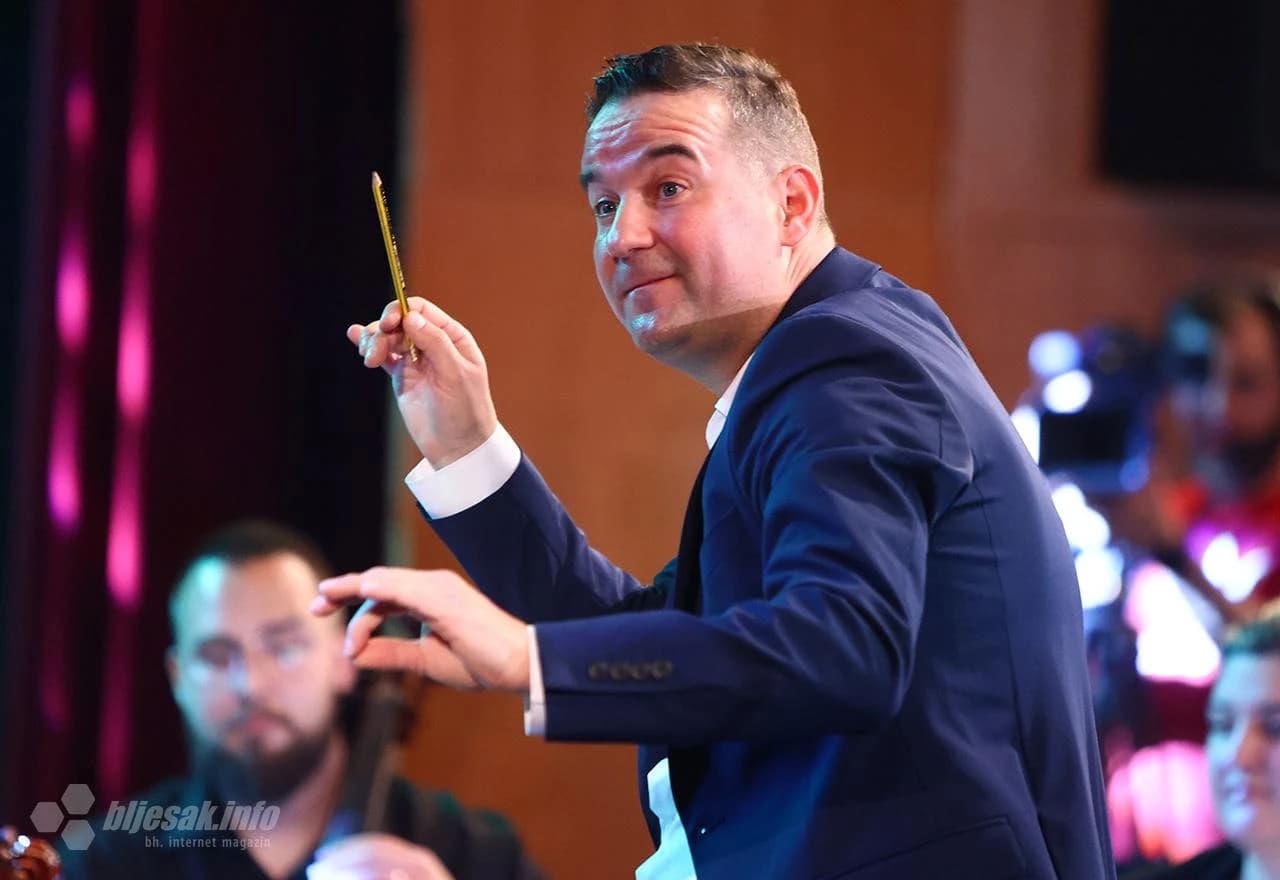 Legendarni Indexi zasvirali u prepunoj Kosači