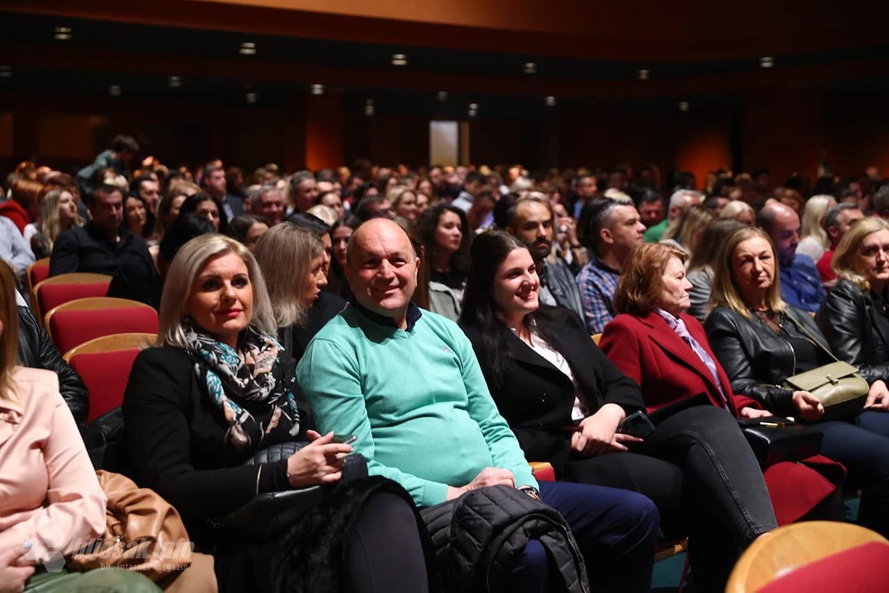 Legendarni Indexi zasvirali u prepunoj Kosači