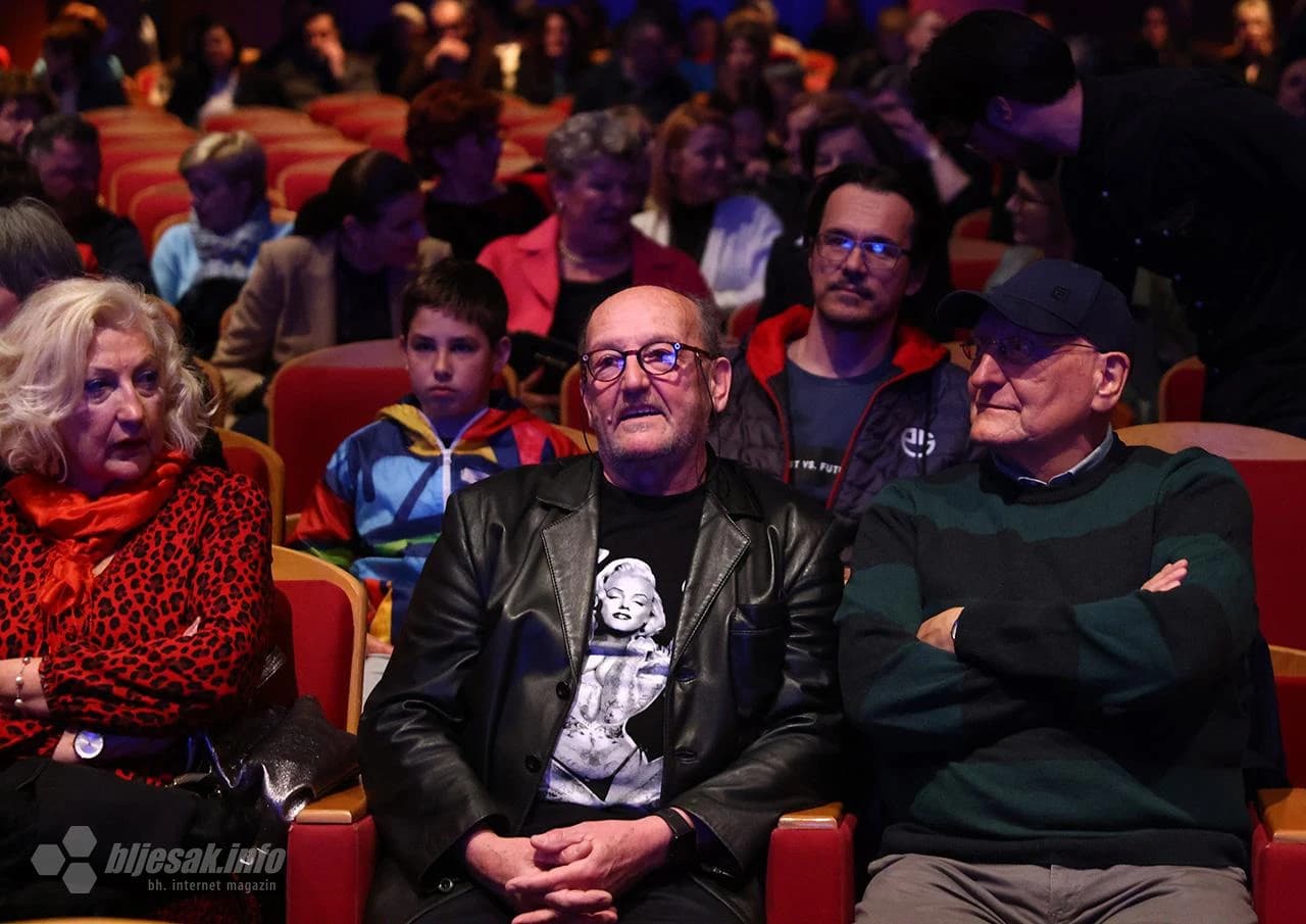 Legendarni Indexi zasvirali u prepunoj Kosači