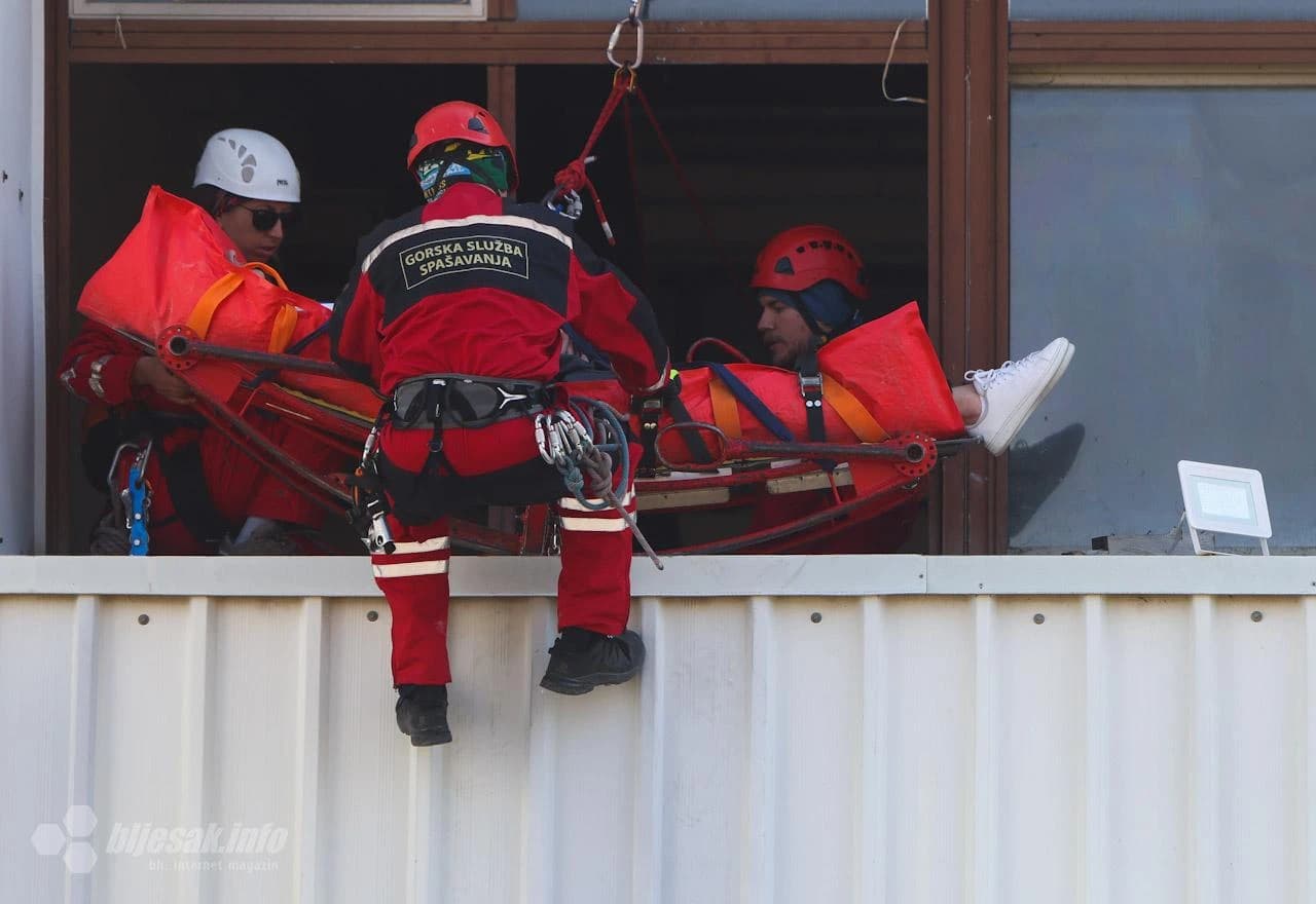 Vježba simulacije potresa s požarom i urušavanjem krova u Mostaru