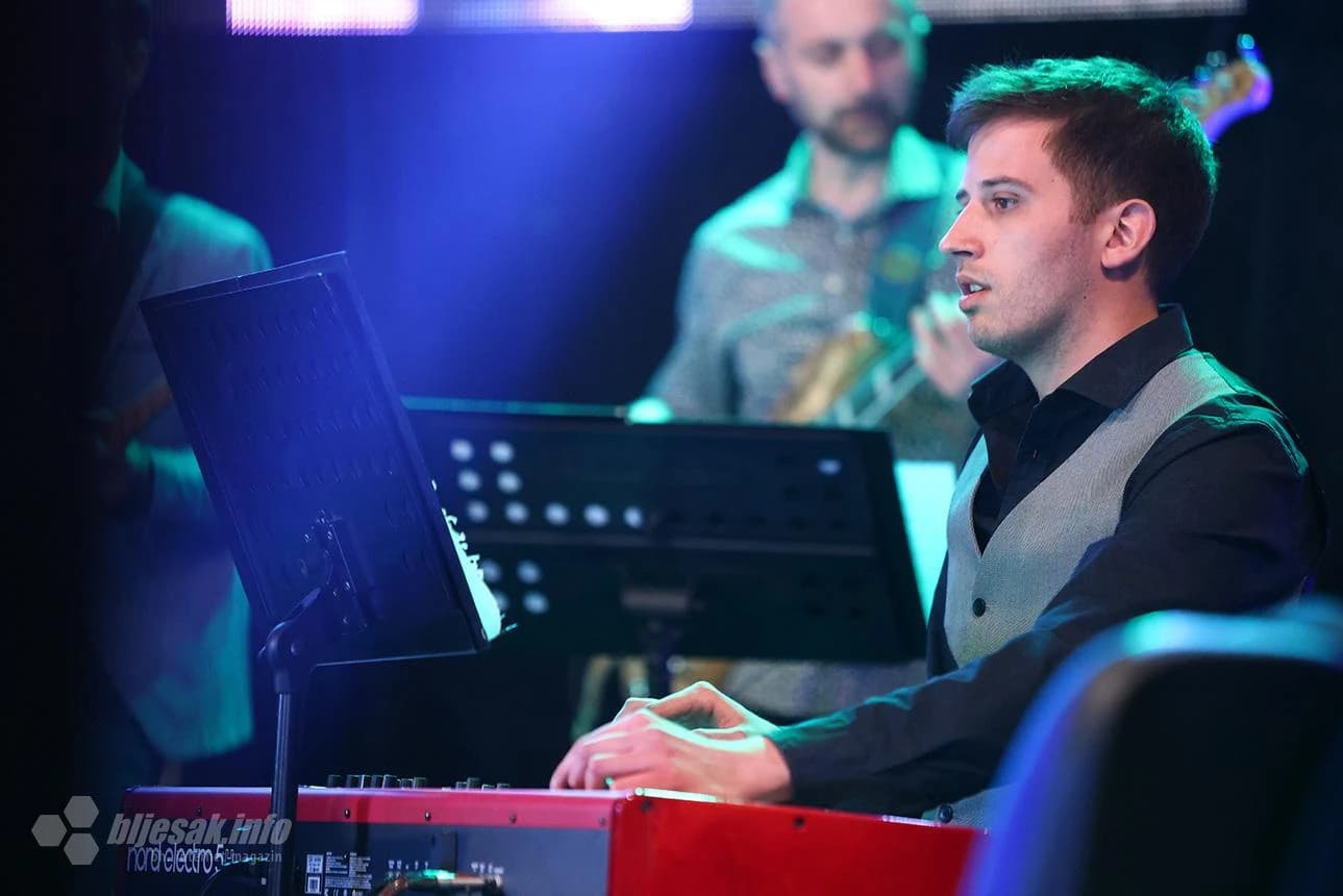 Legendarni Indexi zasvirali u prepunoj Kosači