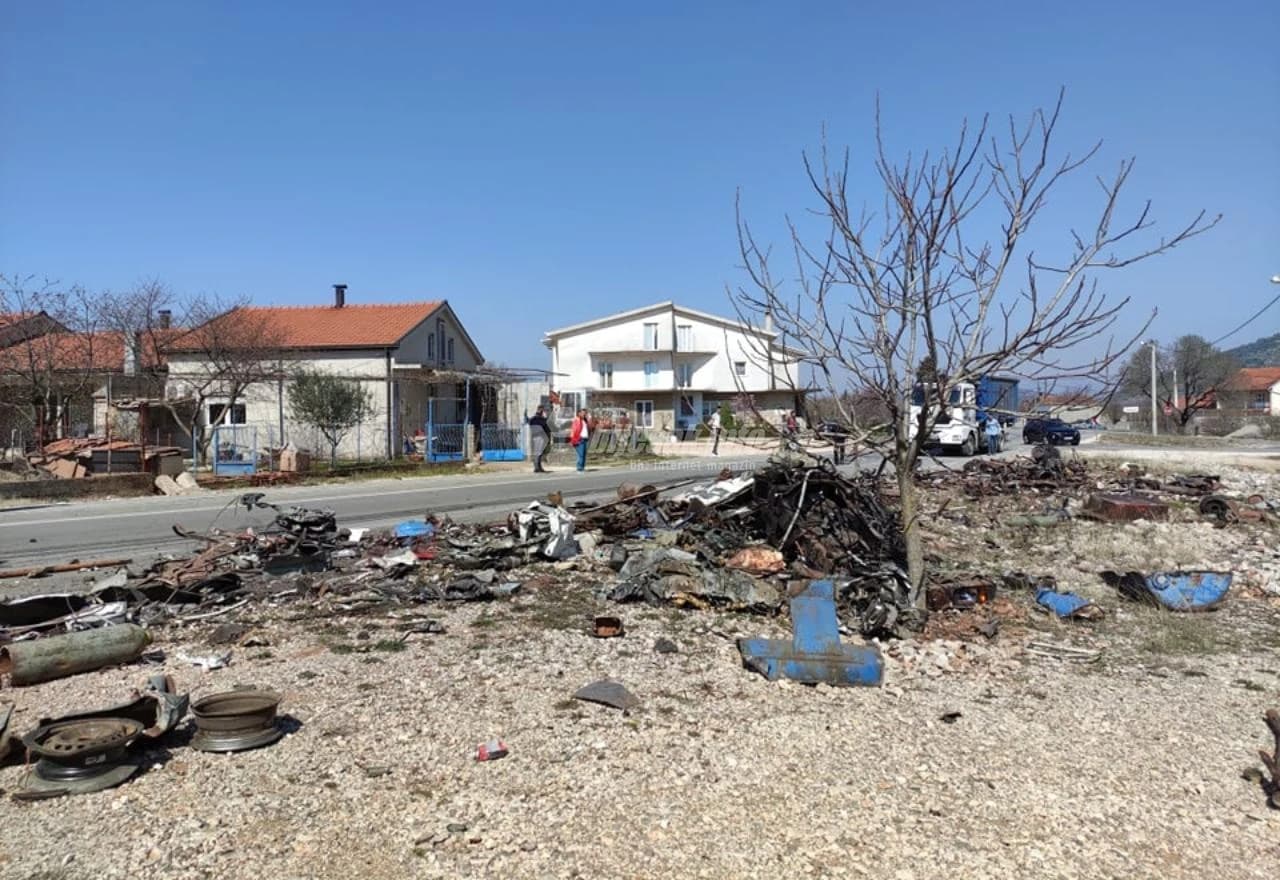 Prevrnuo se kamion u Zvirovićima