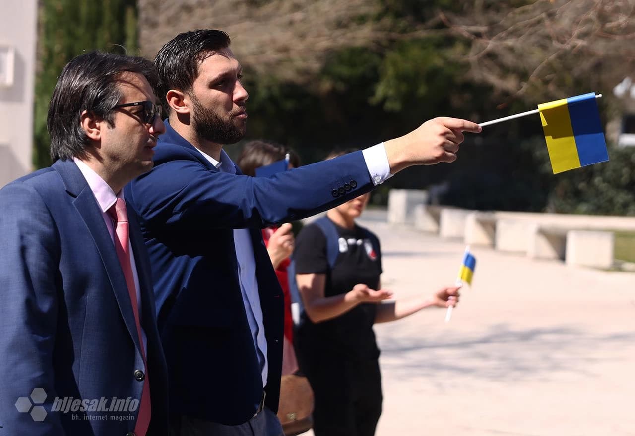 Mostarski studenti šetali za mir u Ukrajini