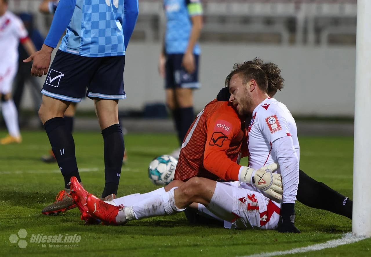 Muminović i Tičinović u zagrljaju