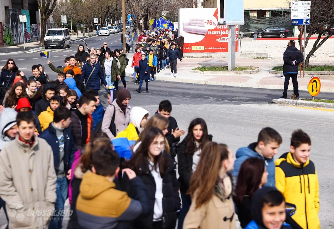 Mostar: Zastave i pjesma za 30 godišnjicu neovisnosti BiH 