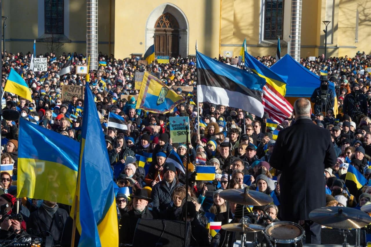 Masovni prosvjed podrške Ukrajini u Berlinu, okupilo se više od 100.000 ljudi