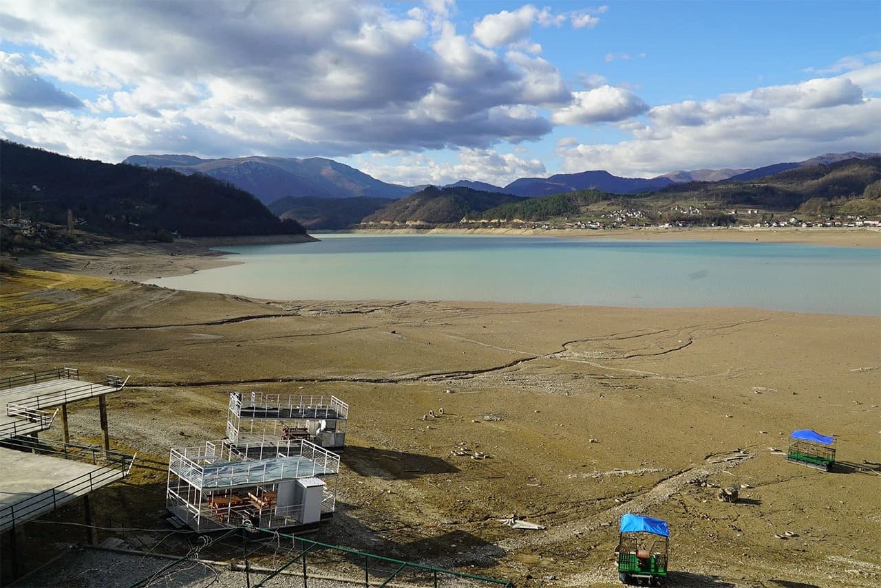 Tužni prizori Jablaničkog jezera