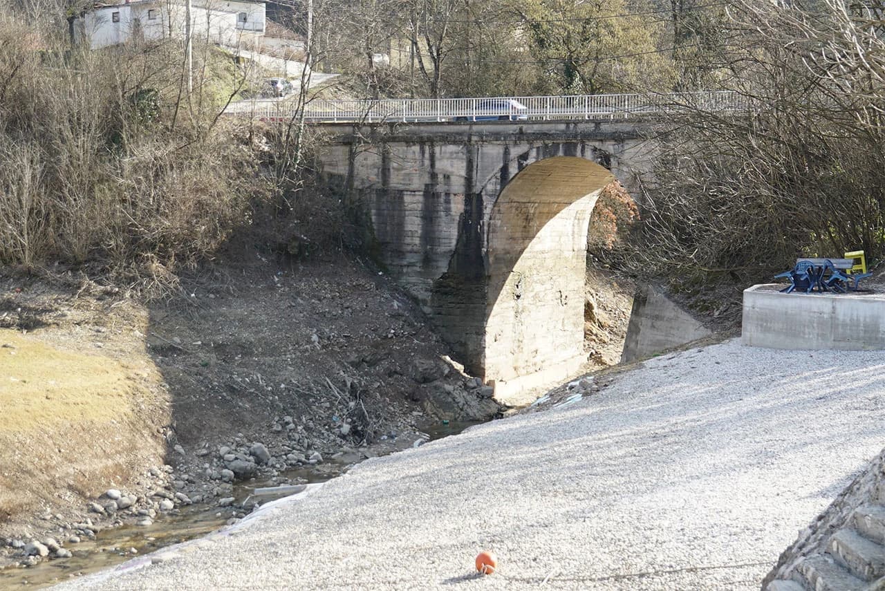Tužni prizori Jablaničkog jezera