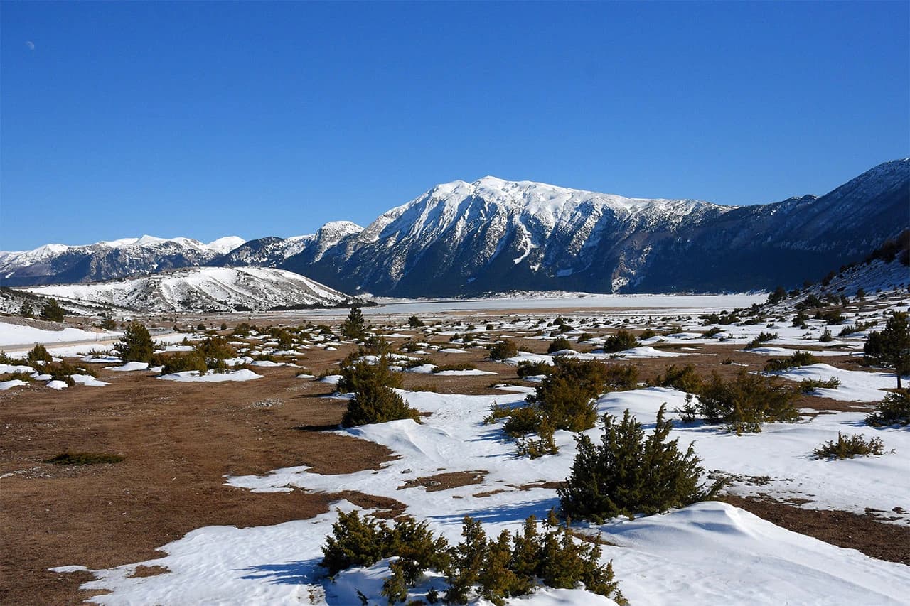Prelijepe fotografije snijegom i ledom prekrivenog Blidinjskog jezera 