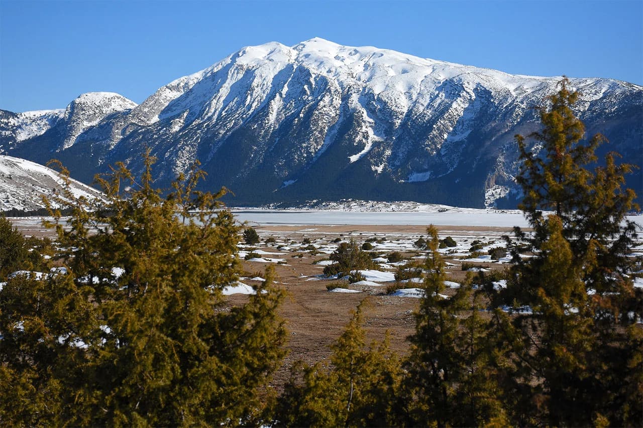 Prelijepe fotografije snijegom i ledom prekrivenog Blidinjskog jezera 
