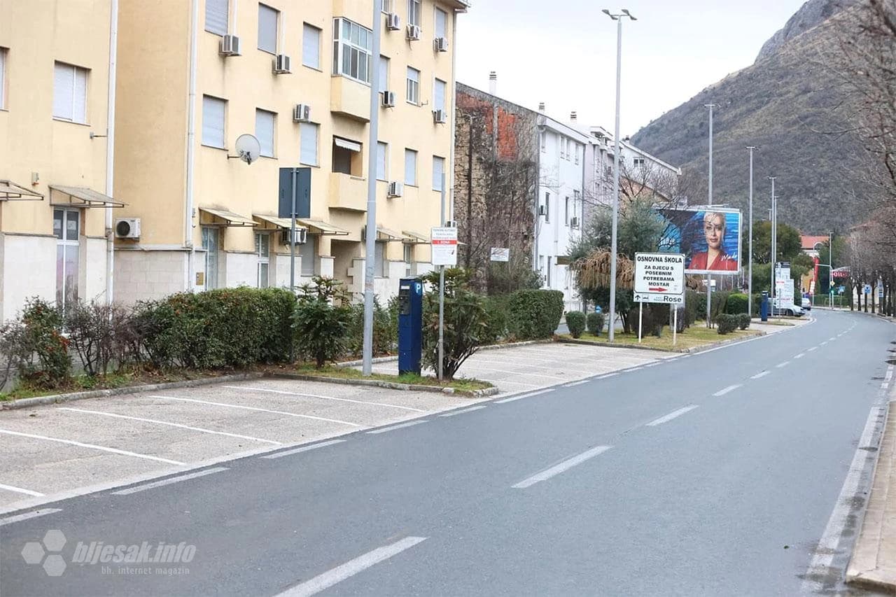 Prazna parking mjesta prvog dana naplate u Mostaru