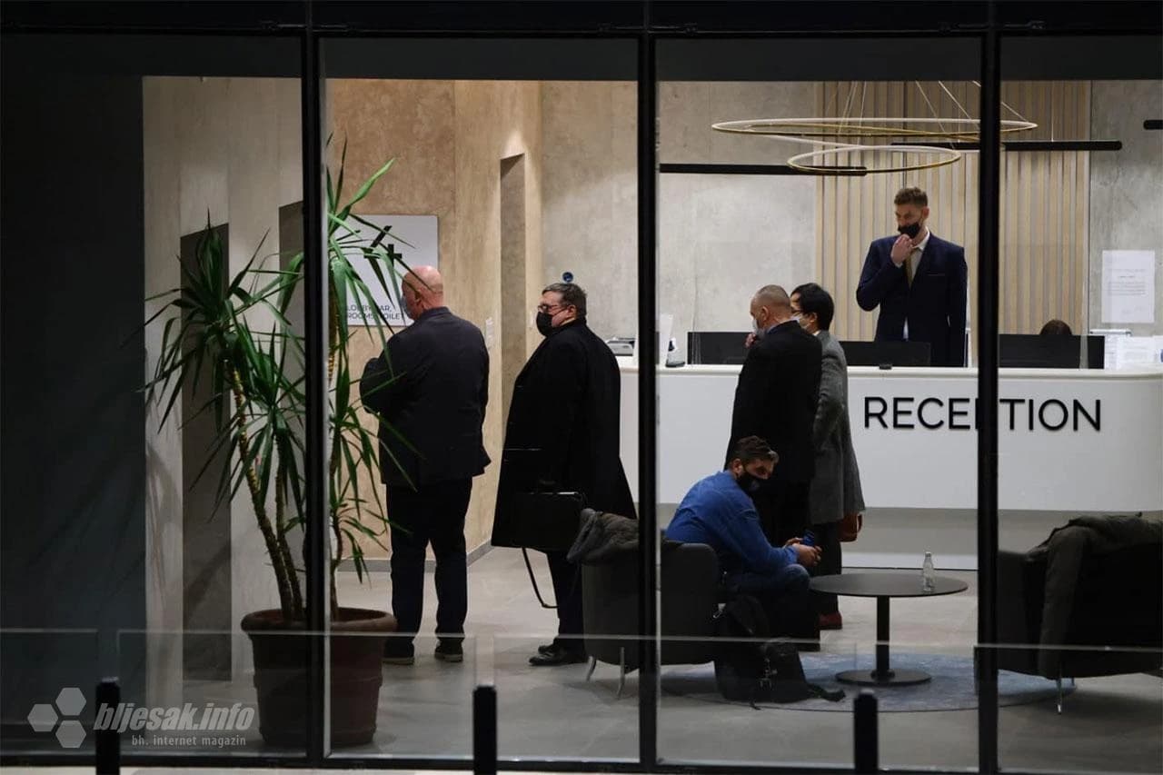 Pristižu sudionici pregovora u Neumu