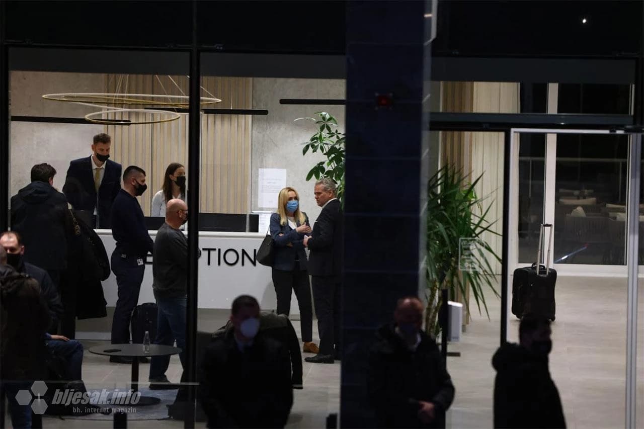 Pristižu sudionici pregovora u Neumu