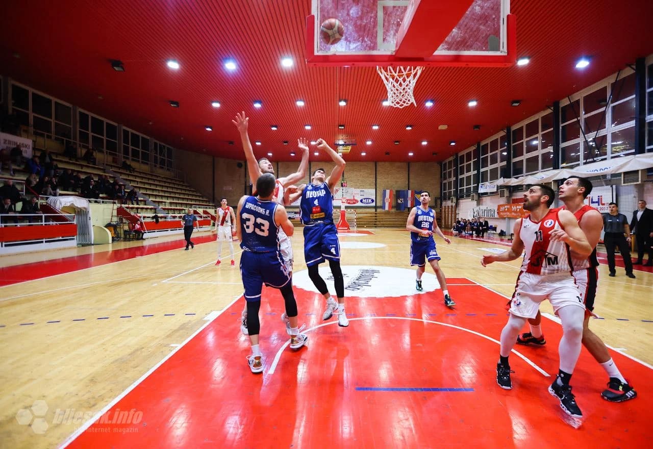 Poraz Zrinjskog od Leotara