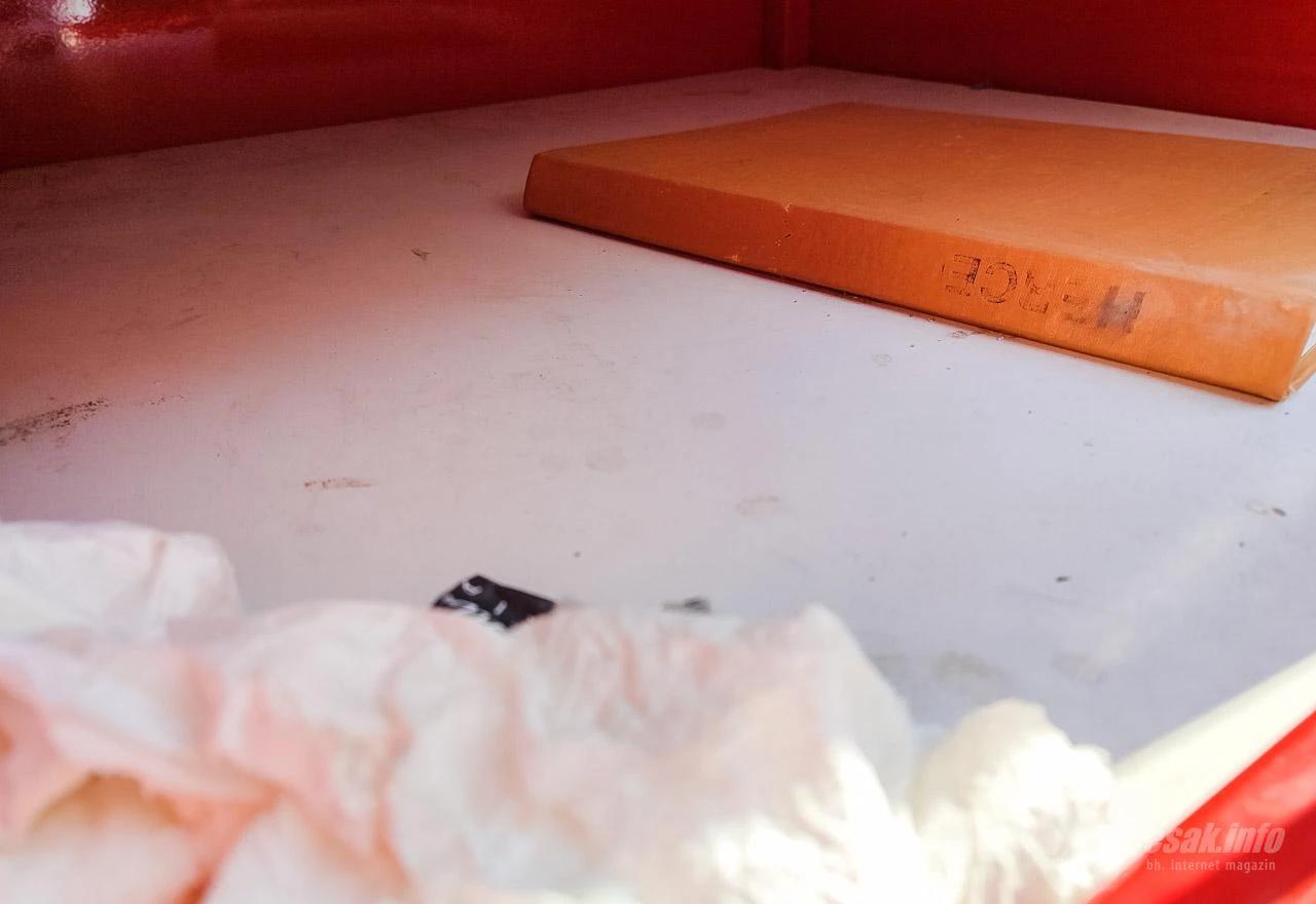 Male ulične biblioteke u Mostaru