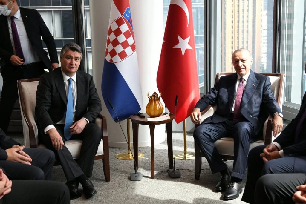 Predsjednik RH Zoran Milanović razgovarao s predsjednikom Republike Turske Erdoğanom