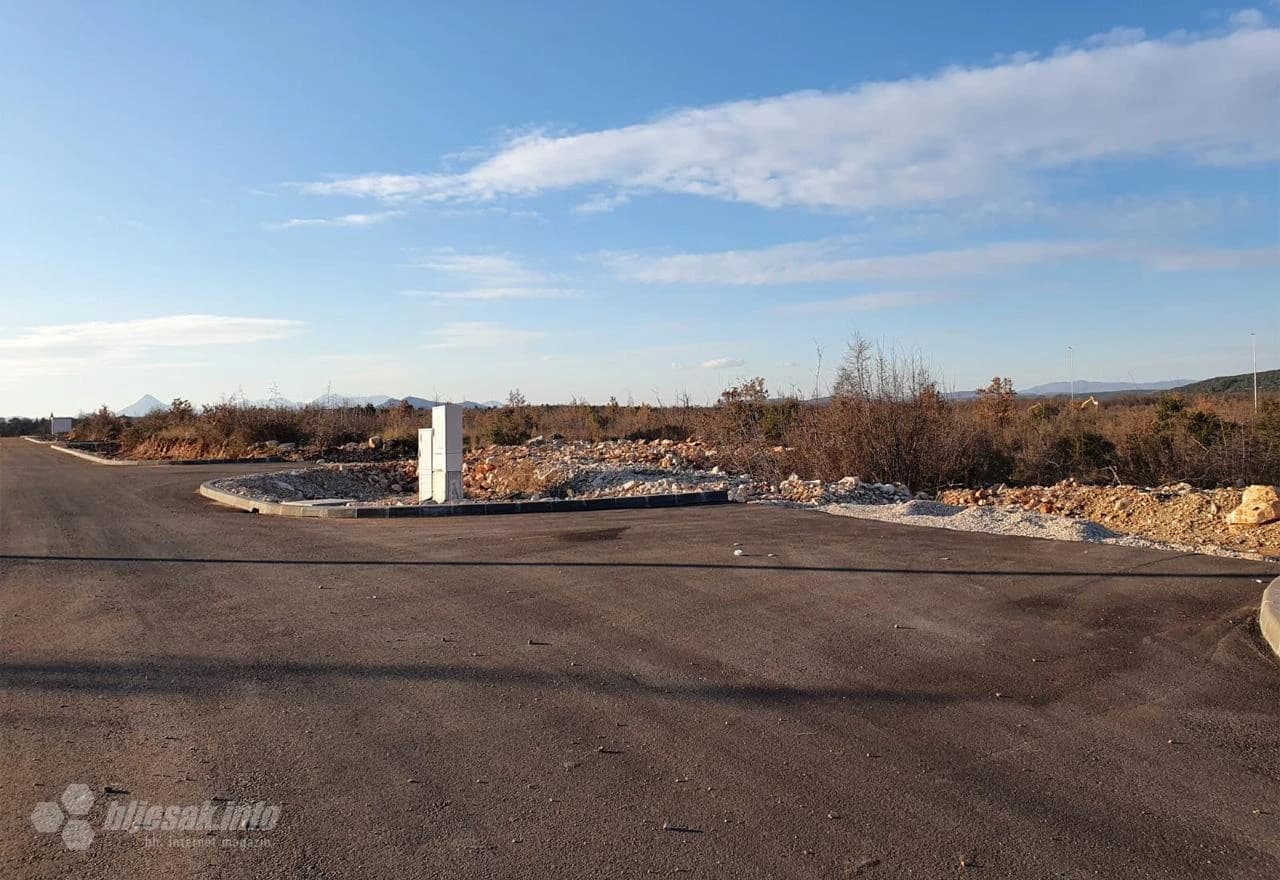 Gospodarska zona Zvirovići