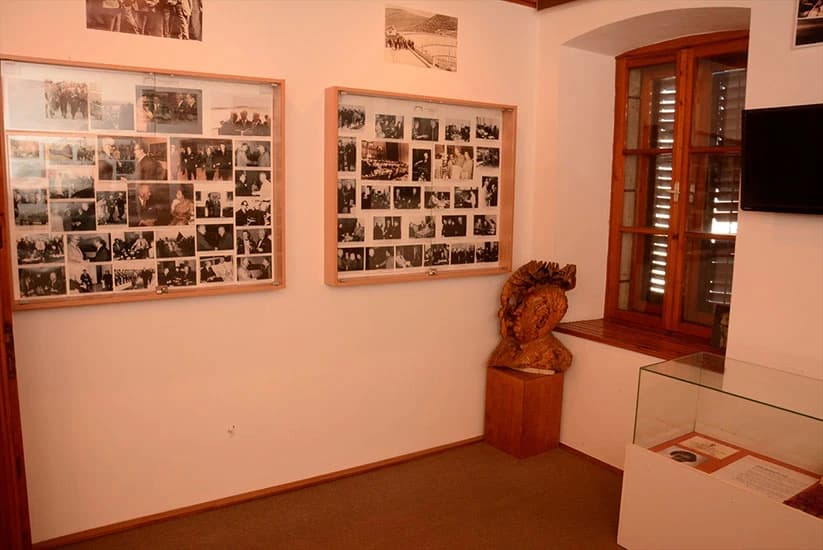 Postavka u spomen-kući Džemala Bijedića 