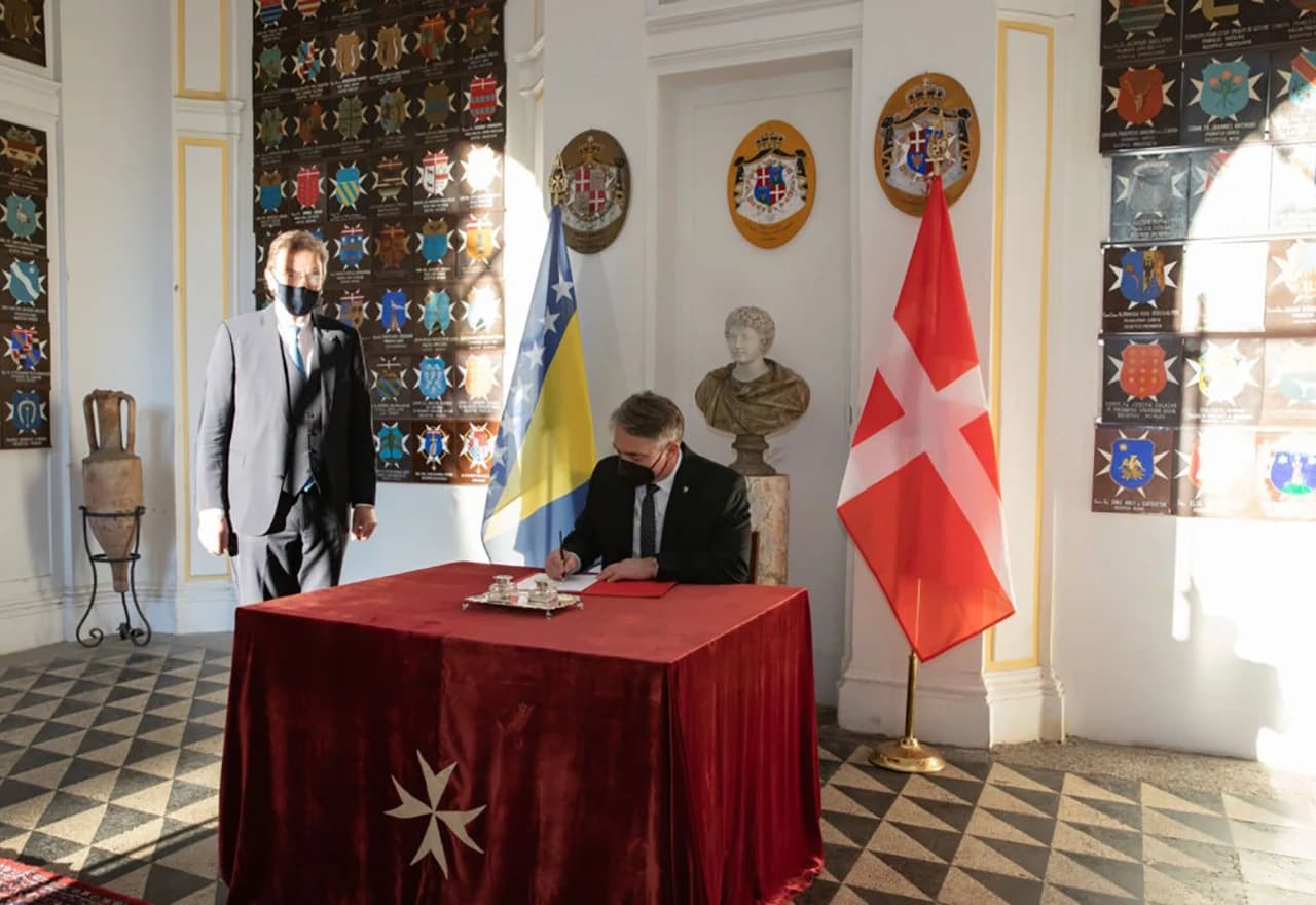 Željko Komšić s predstavnicima Suverenog viteškog malteškog reda