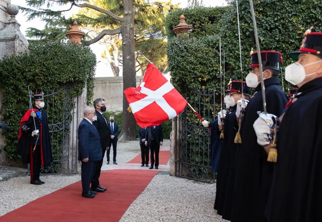 Željko Komšić s predstavnicima Suverenog viteškog malteškog reda