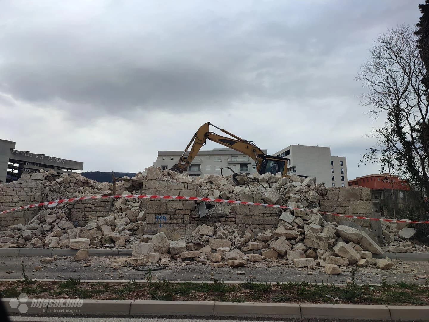 Pogledajte kako bageri ruše ''Ćirinu zgradu''