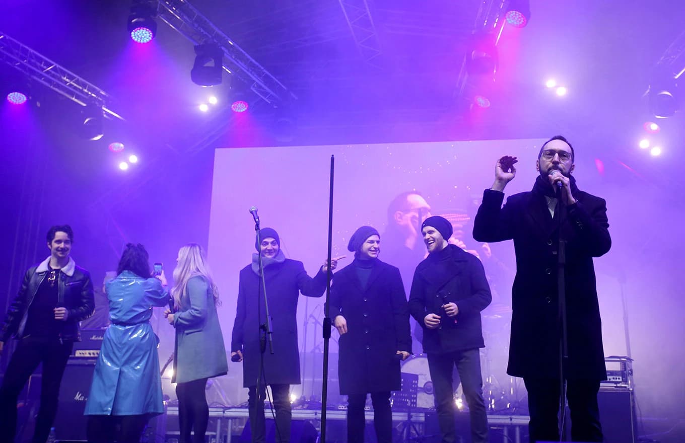 Doček na Trgu bana Jelačića uz Psihomodo Pop i vatromet