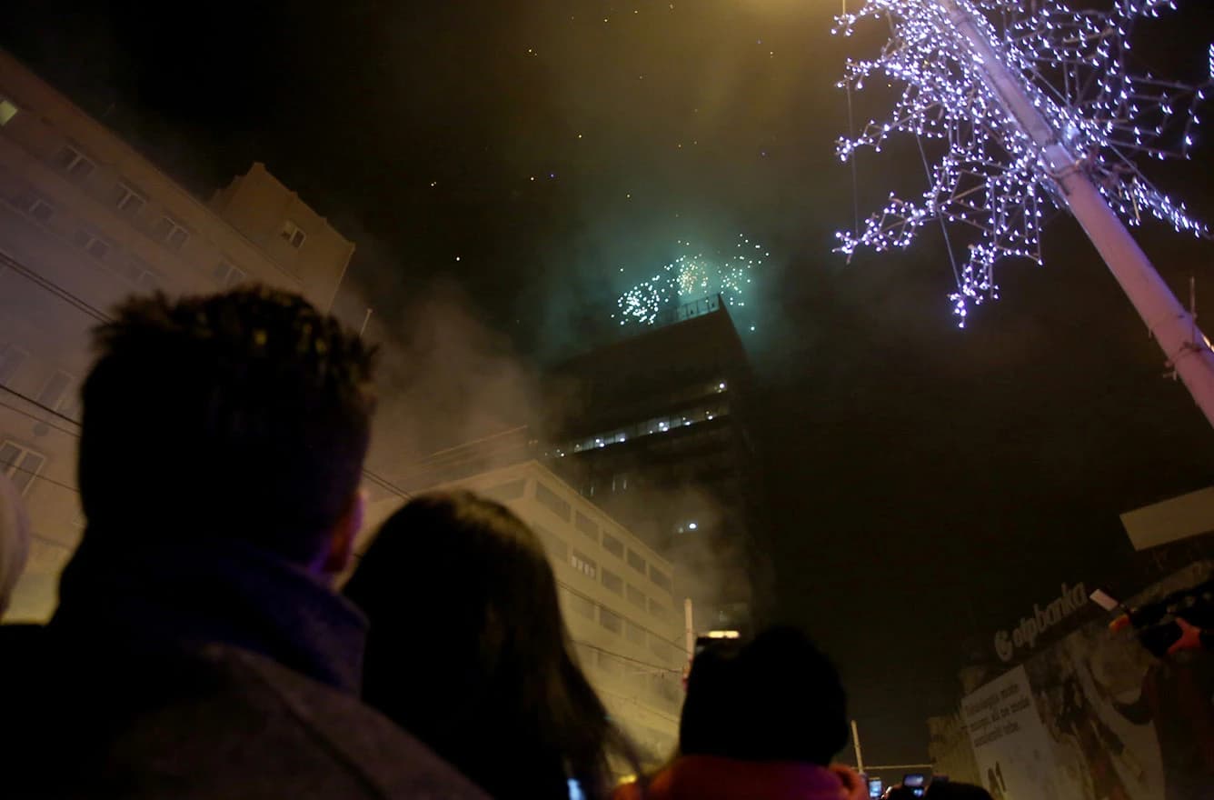 Doček na Trgu bana Jelačića uz Psihomodo Pop i vatromet