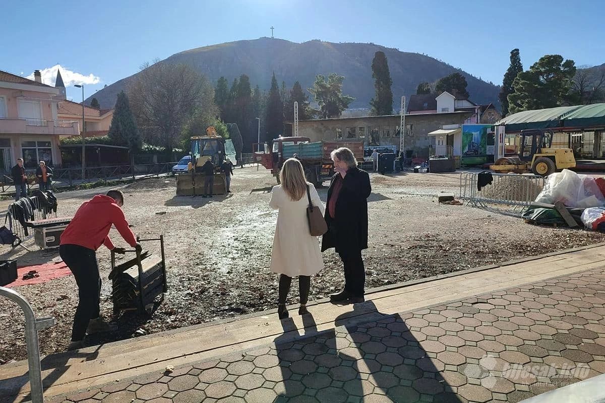 Priprema terena za doček Nove godine u Mostaru