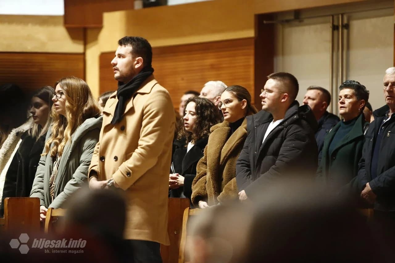 Biskup Palić predvodio polnoćku u katedrali Marije Majke Crkve u Mostaru