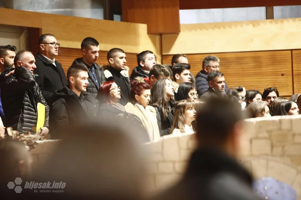 Biskup Palić predvodio polnoćku u katedrali Marije Majke Crkve u Mostaru