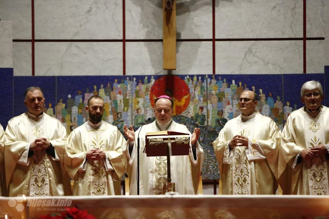 Biskup Palić predvodio polnoćku u katedrali Marije Majke Crkve u Mostaru