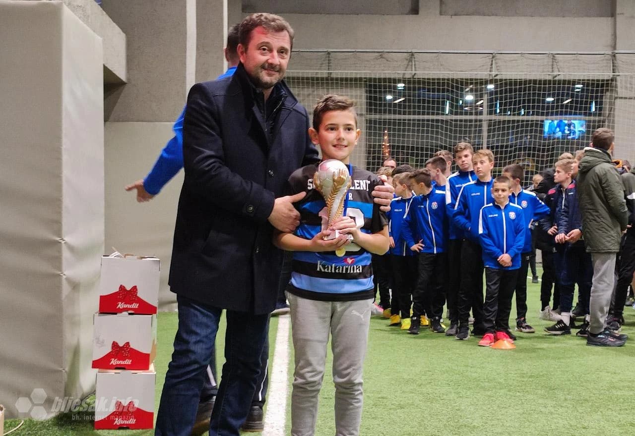 Finale Božićnog malonogometnog turnira u Areni Sport Centru u Mostaru