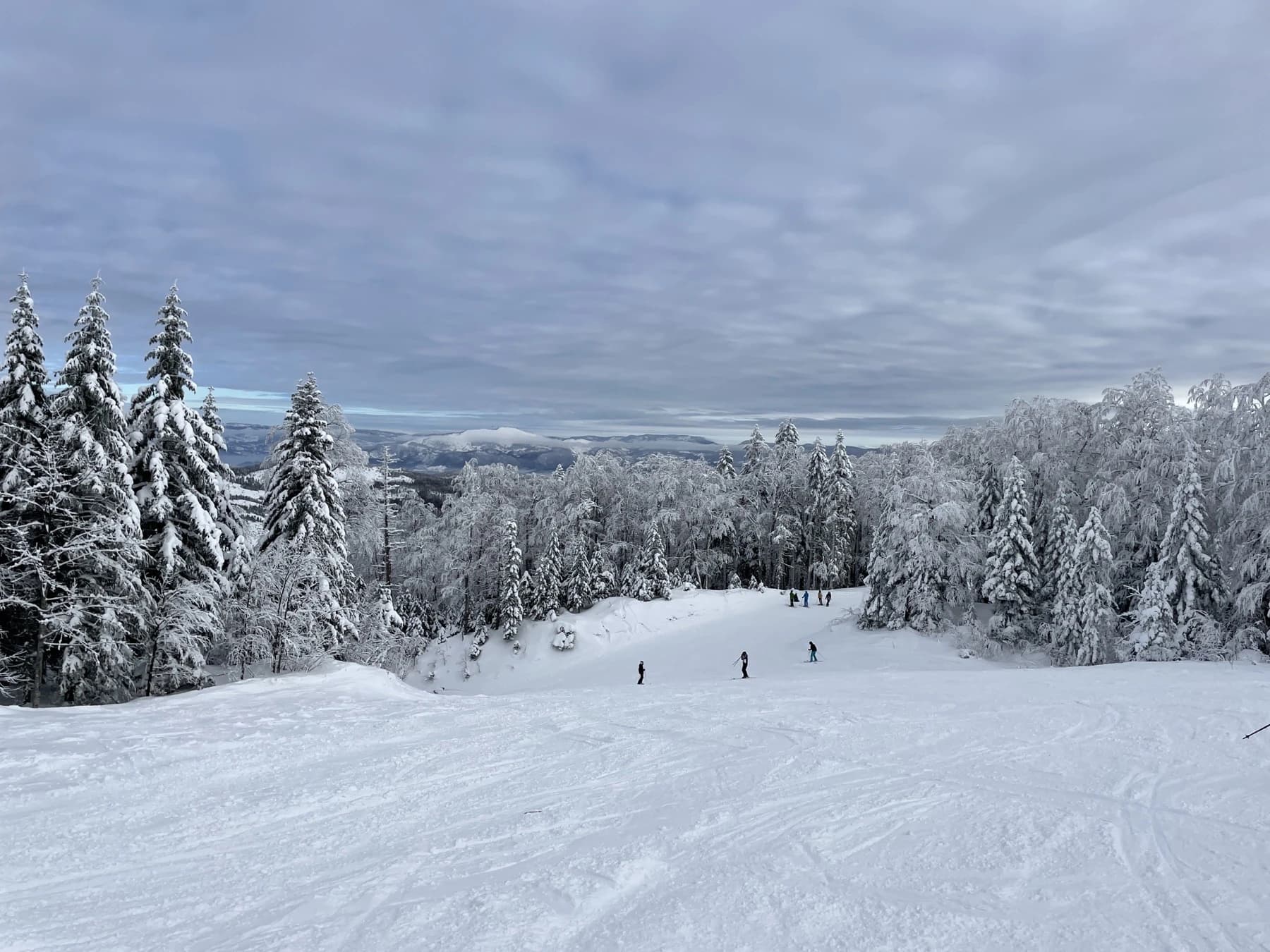 Idealni uvjeti za skijanje i sjajna atmosfera u OC Bjelašnica i Igman