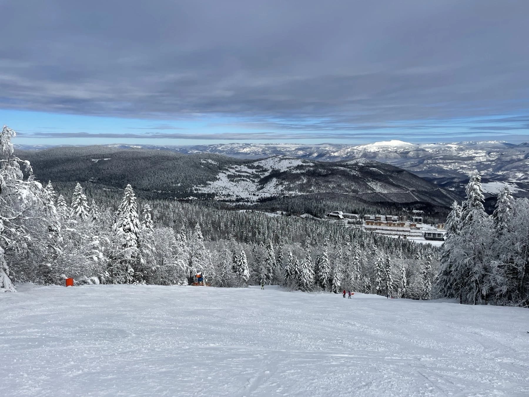 Idealni uvjeti za skijanje i sjajna atmosfera u OC Bjelašnica i Igman