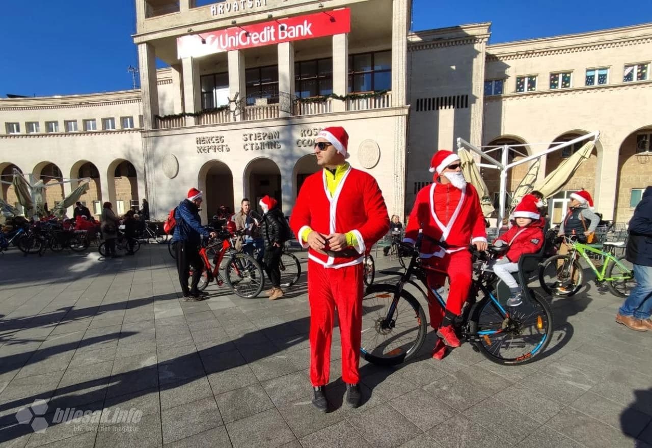 Crvene kapice se provozale Mostarom: Sreća, osmijesi i mnoštvo poklona 