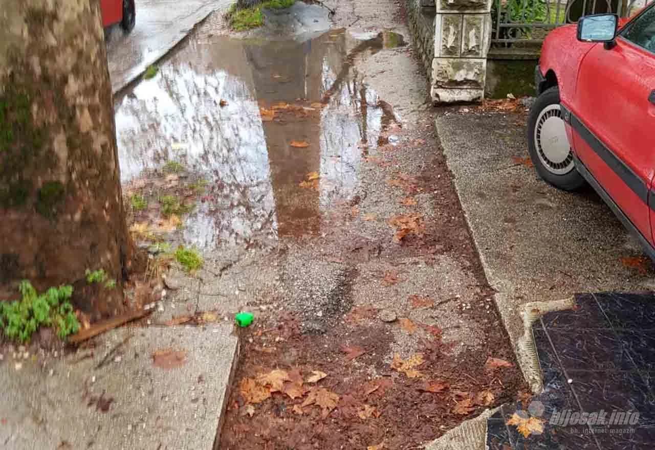 Fekalije plutaju ulicom