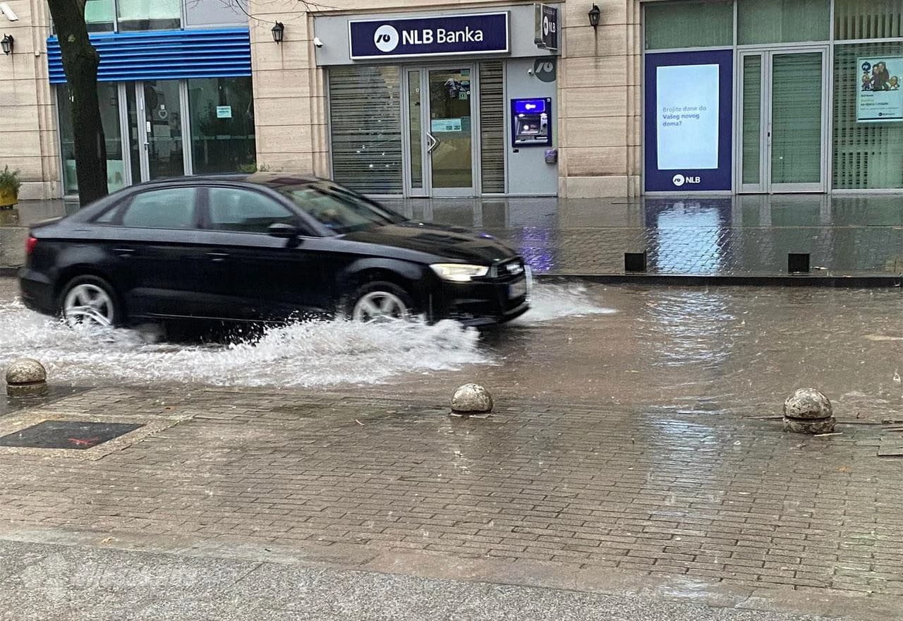 Mostar (opet) pliva!