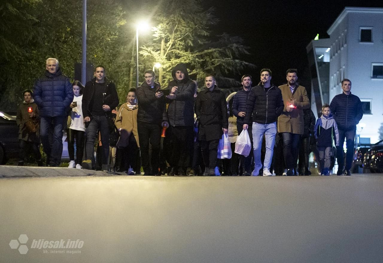 Mostar: Stotine svijeća i molitva za žrtve Vukovara 