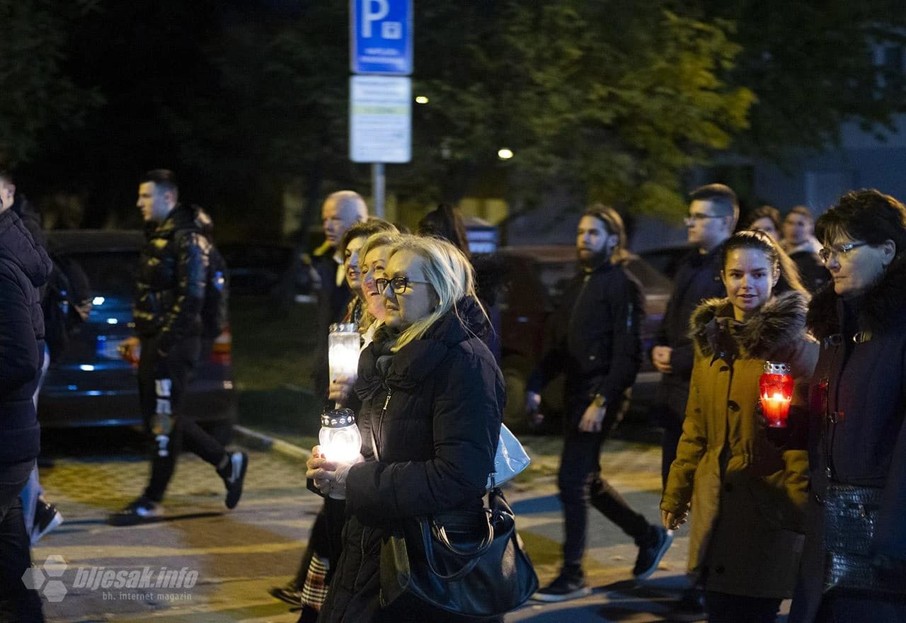 Mostar: Stotine svijeća i molitva za žrtve Vukovara 