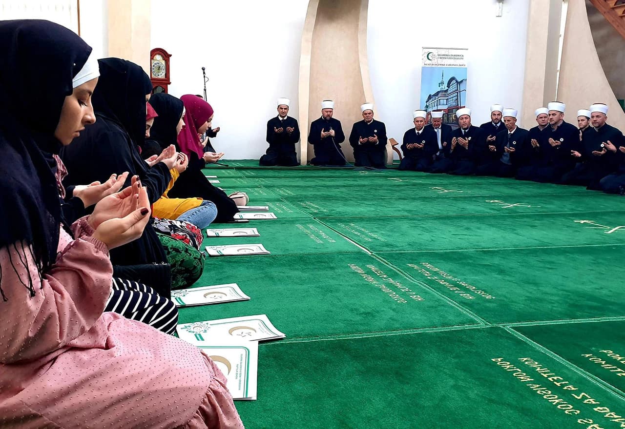 Svečanost dodjele stipendija u čaršijskoj Ferhat-pašinoj džamiji u Žepču