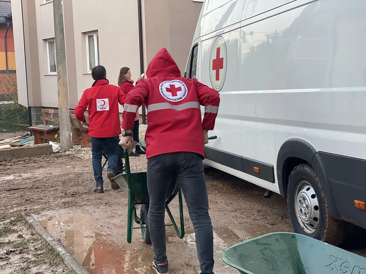 Stigli lijekovi za mještane odsječenih sela