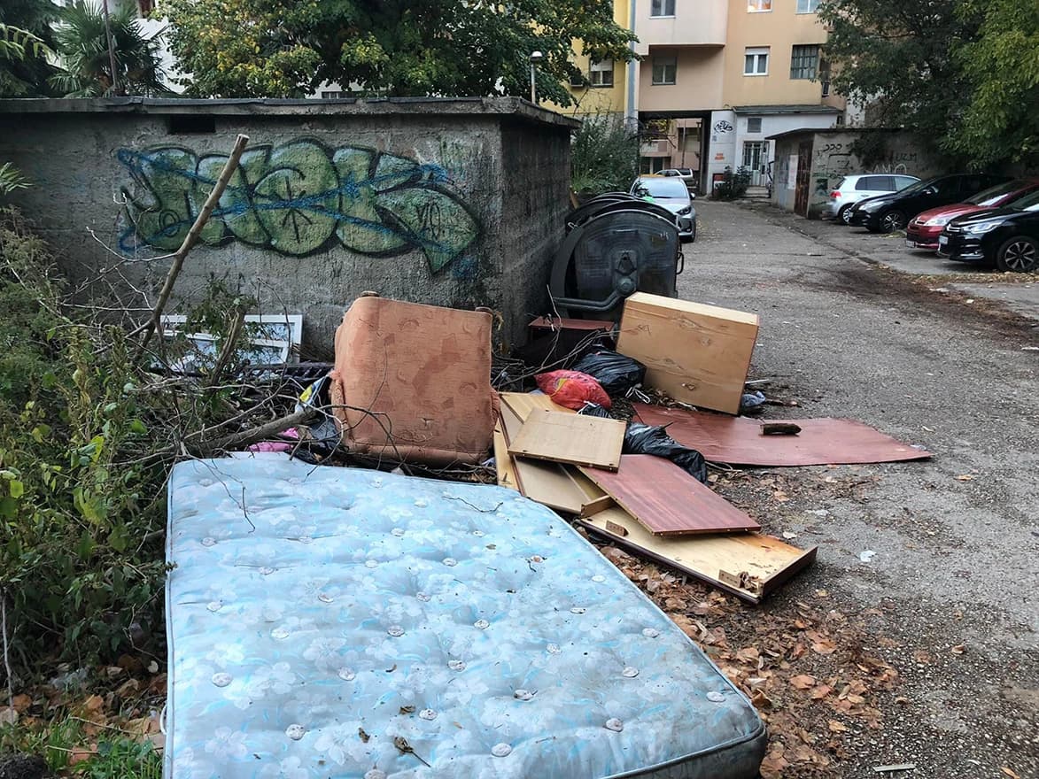 Smeće u Zvonimirovoj