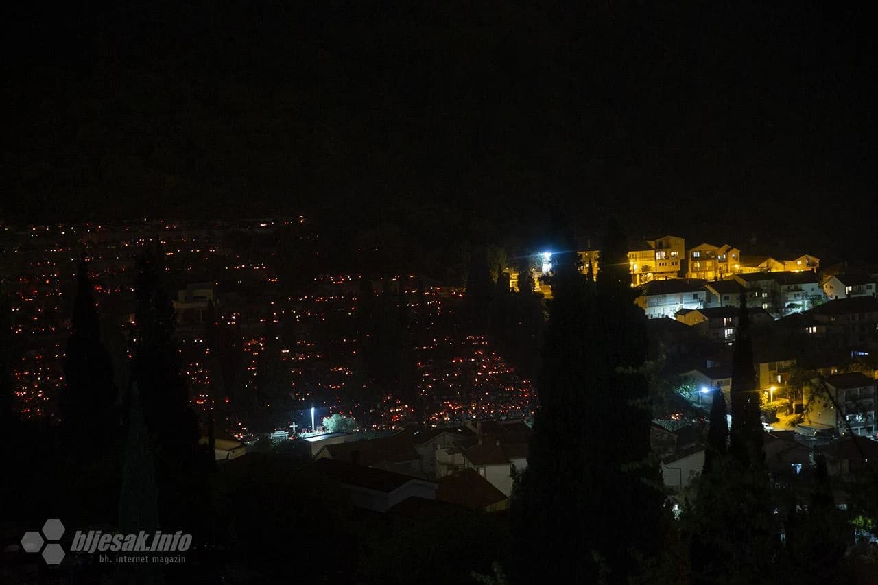 Tisuće sitnih plamenova osvijetlilo je Masline