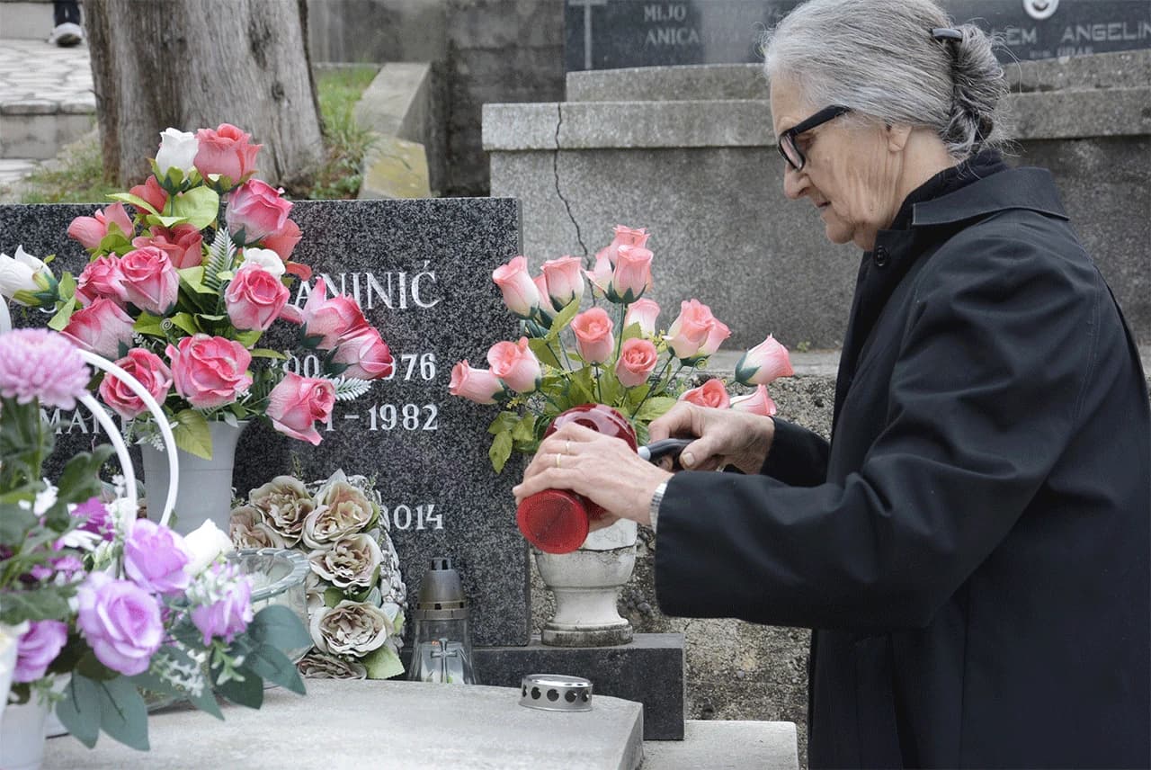 Mostar: Brojni vjernici posjetili vječna počivališta najmilijih