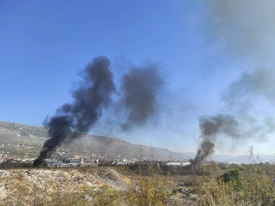 Crni dim iznad Bišća