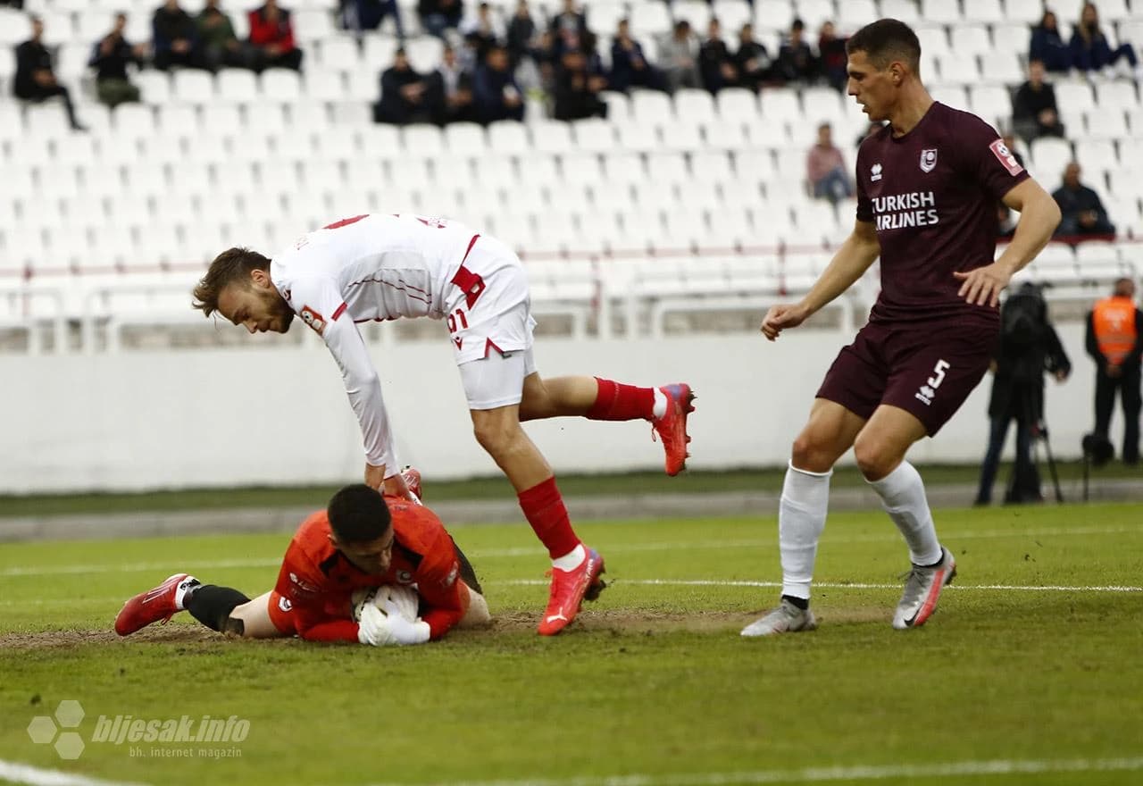 HŠK Zrinjski - FK Sarajevo (Dizdarević ispred Tičinovića) 