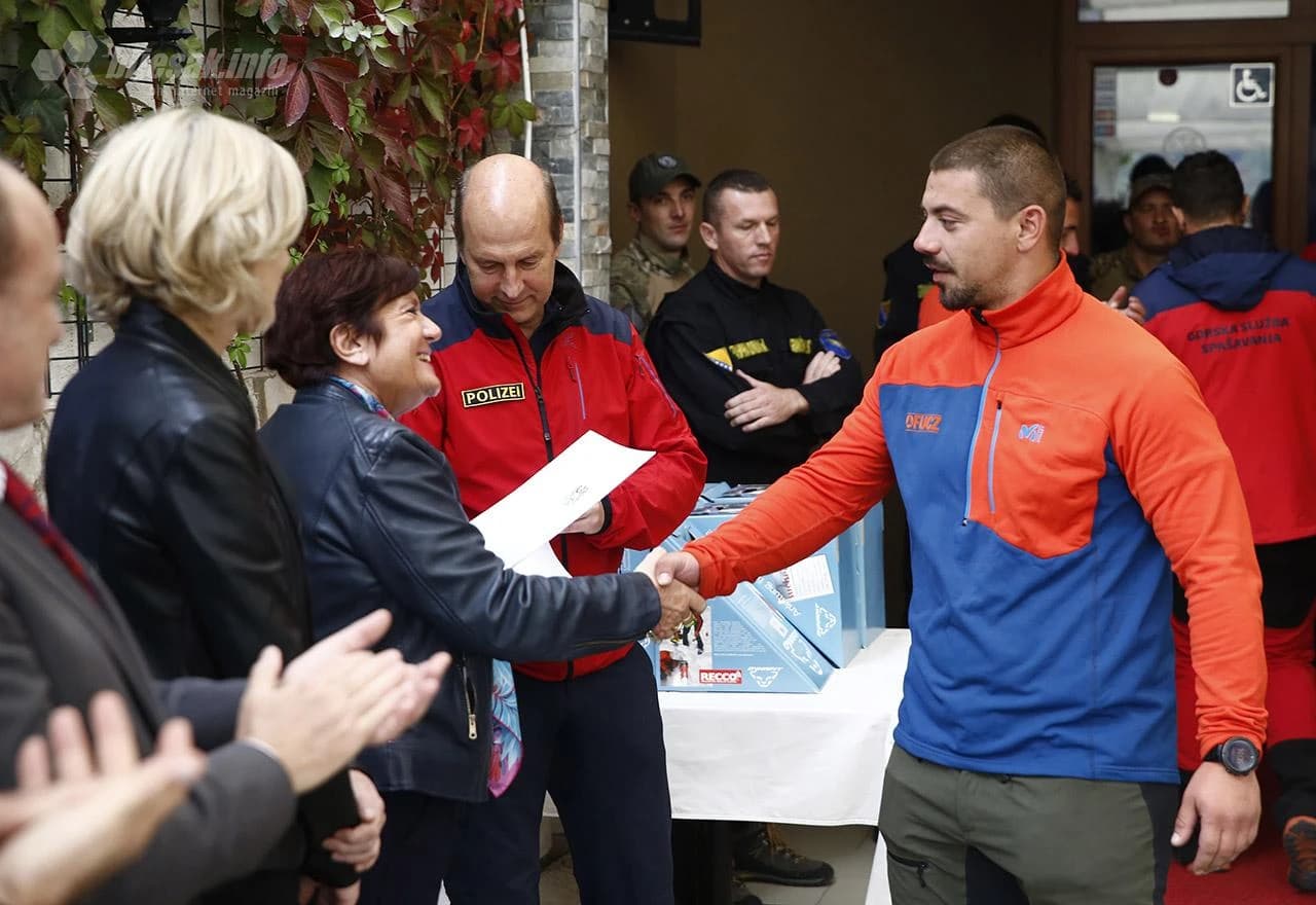 Pokazna vježba pripadnika gorskih službi spašavanja u Eko centru u Blagaju