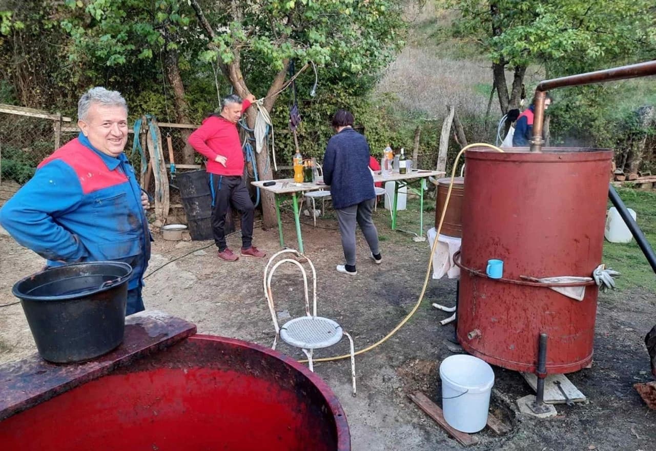 Krenula sezona pečenja ramske šljivovice