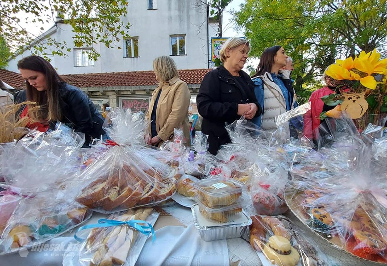 Mostarska Šetnica 'zatrpana' pecivima i najfinijim slasticama 